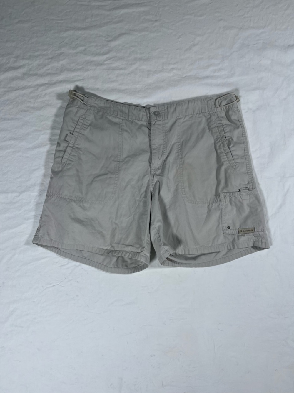 Columbia Beige Khaki Shorts Women’s Large